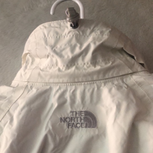 The North Face winter coat p2422 - Picture 8 of 12